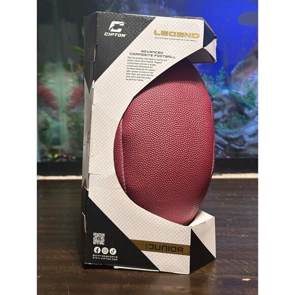 Legend advanced composite football ages 9-12 JUNIOR SIZE - Picture 3 of 4